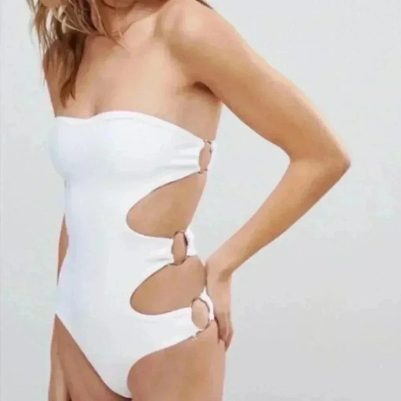 SEXY WHITE O-RING BODYSUIT - Picture 1 of 3